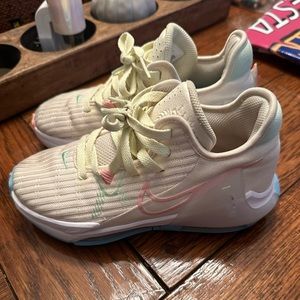 Nike LeBron Witness 6 "Ice Cream" Grade School Boys' Basketball Shoe